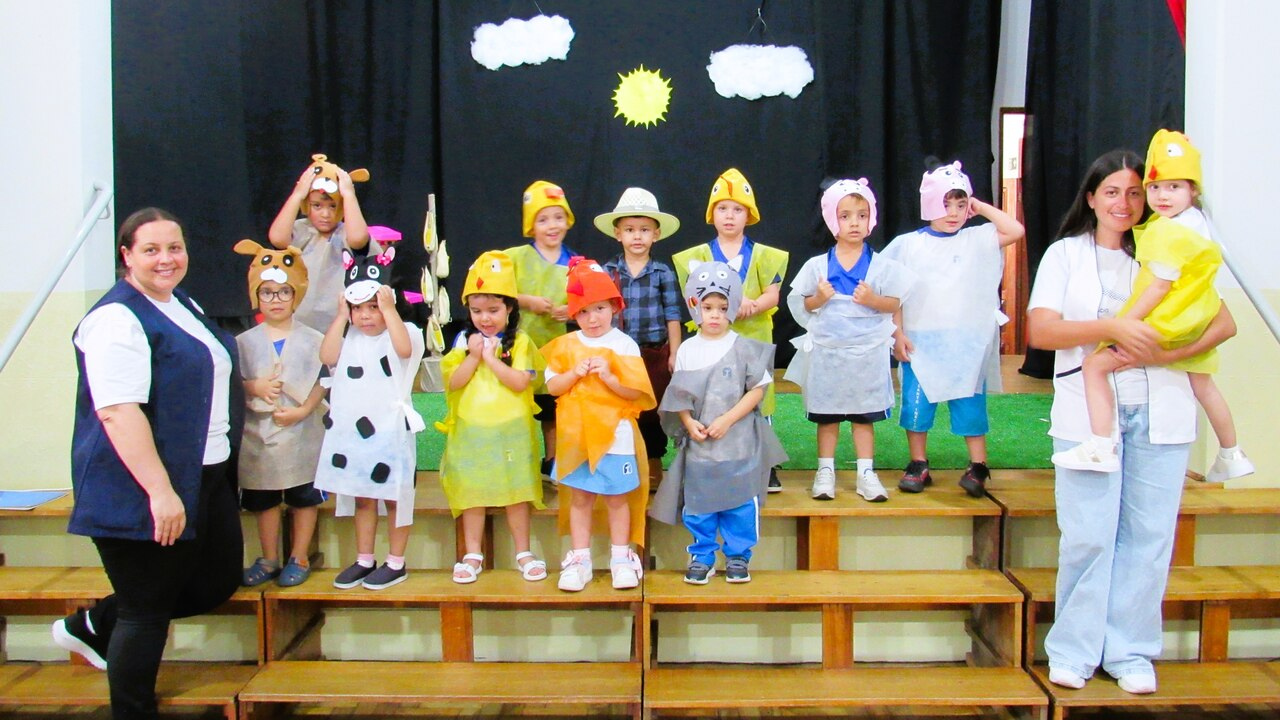 Culminância do projeto "A Galinha Ruiva"