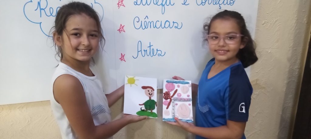 Arte com massinha no 2° Ano