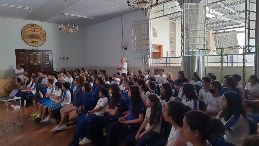 "A nossa vocação é amar" - Palestra com os 6º, 7º e 8º anos