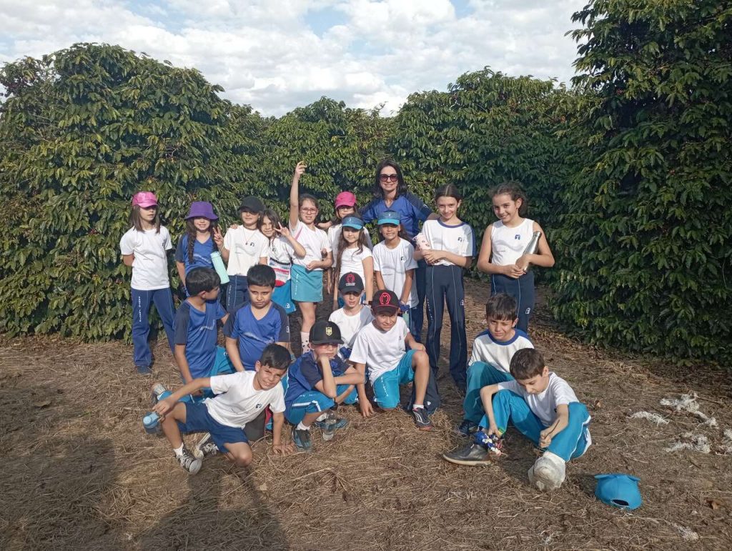 Explorando os bairros e conhecendo a Fazenda da Índia - 3º ano